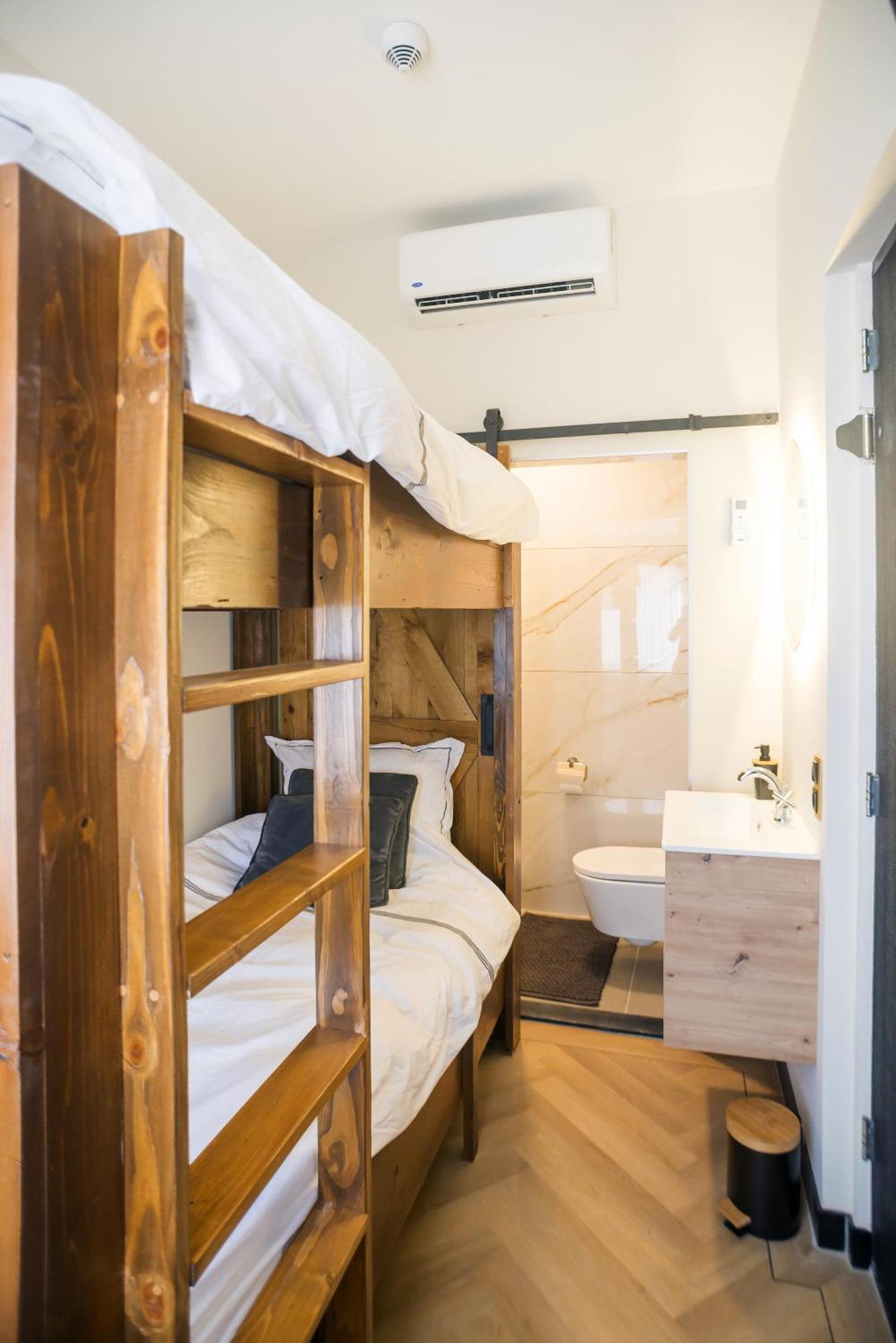 Petite Room With Wifi, Ac, And Shared Kitchen Τίλμπουργκ Εξωτερικό φωτογραφία