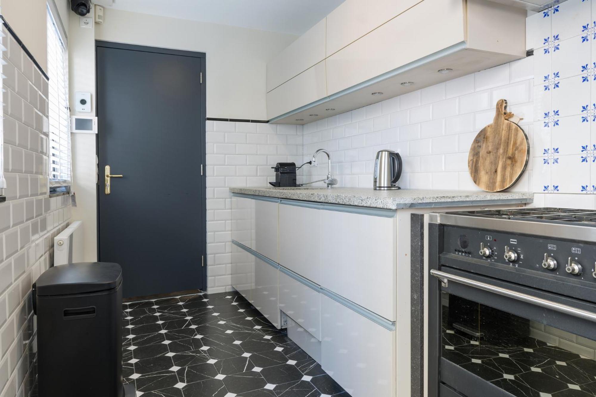 Petite Room With Wifi, Ac, And Shared Kitchen Τίλμπουργκ Εξωτερικό φωτογραφία