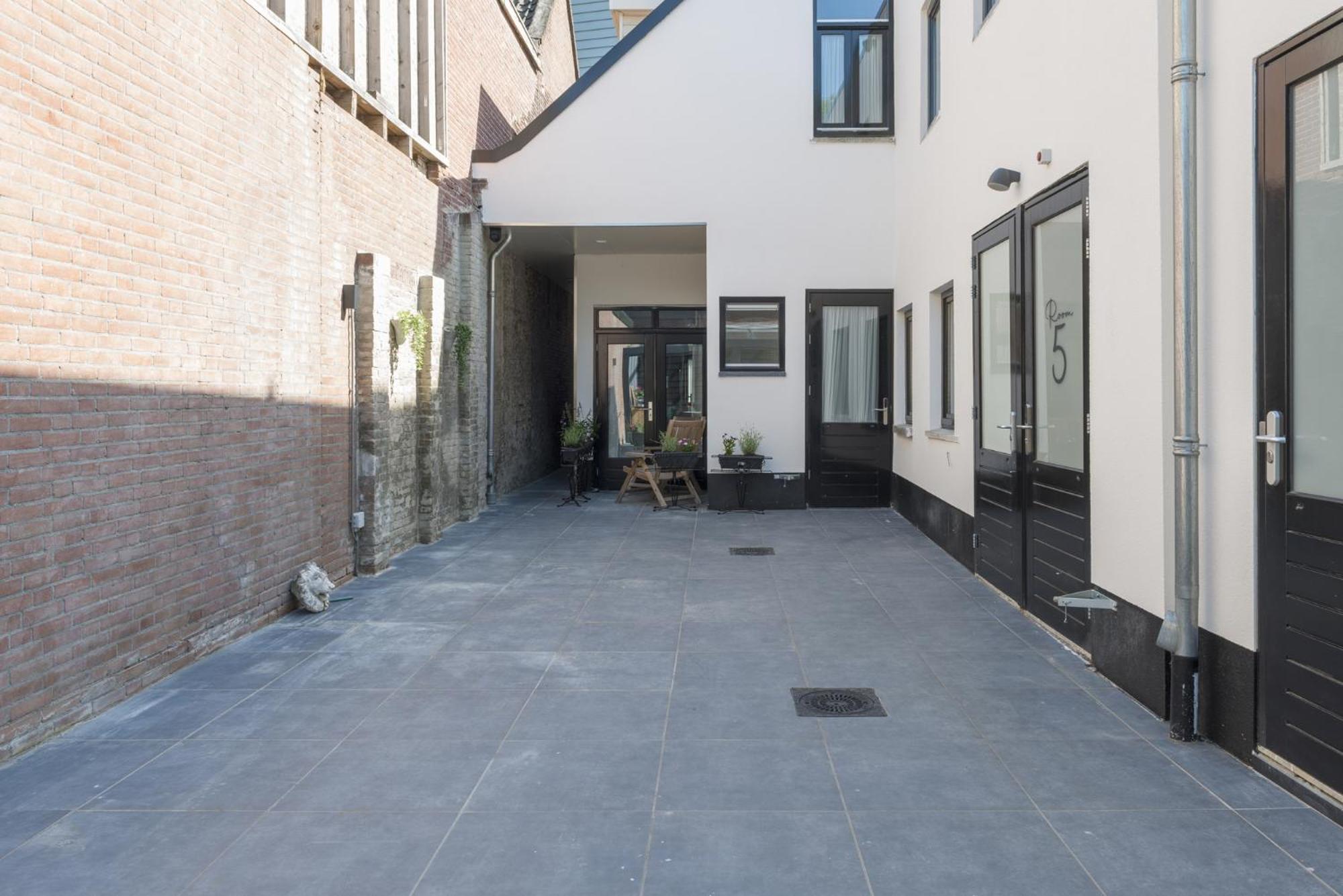 Petite Room With Wifi, Ac, And Shared Kitchen Τίλμπουργκ Εξωτερικό φωτογραφία